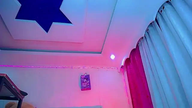 NahomiCamper online show from March 14, 2026, 1:44 am