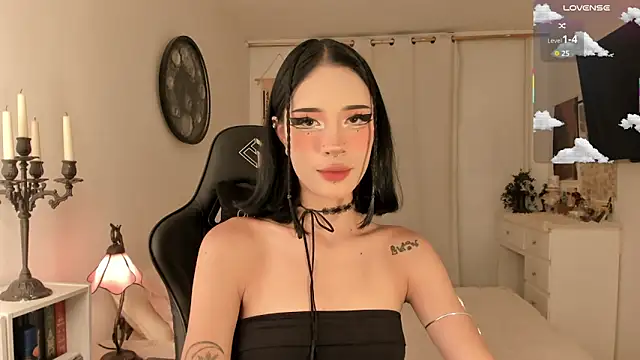 Snapshot of Nefftis chatting on October 17, 2025, 11:51 pm Nefftis online show from October 17, 2025, 11:51 pm