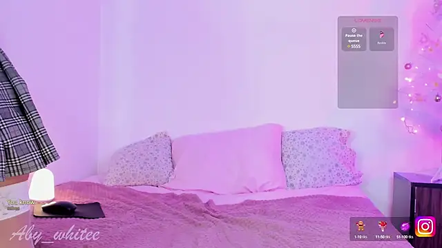 Snapshot of AbyWhitee chatting on December 16, 2024, 6:53 am AbyWhitee online show from December 16, 2024, 6:53 am