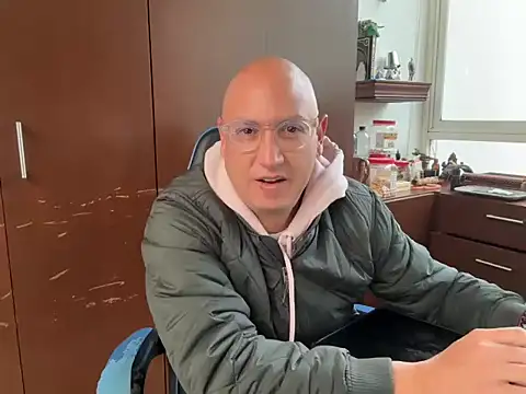 alanan881 online show from November 7, 2025, 6:08 pm