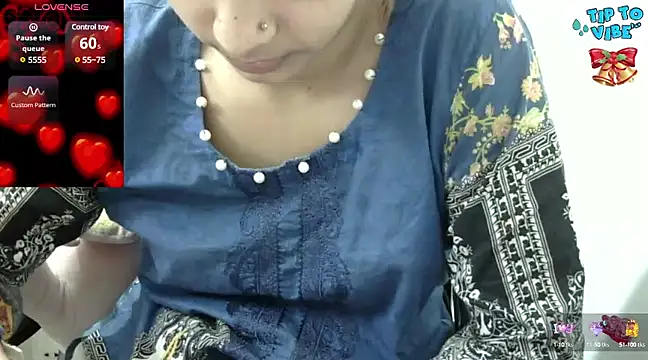 Barbie-Queen2 online show from January 21, 2025, 3:32 pm