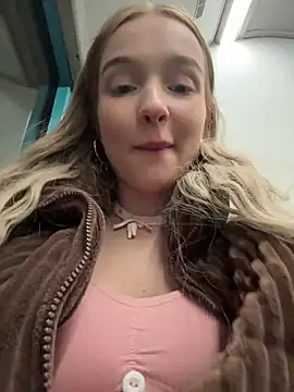 Baby Tiny online show from December 31, 2024, 4:35 pm