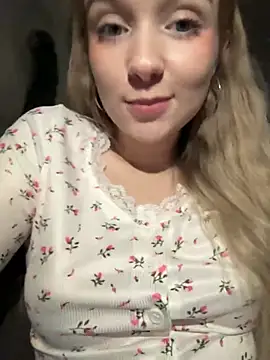 Baby Tiny online show from January 2, 2025, 6:23 pm