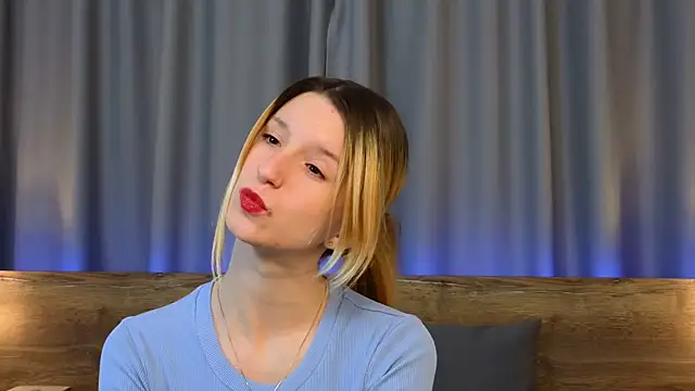 Fellissa online show from December 5, 2024, 4:12 pm