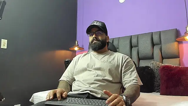 Snapshot of Lyon_vach chatting on September 20, 2025, 11:39 pm Lyon vach online show from September 20, 2025, 11:39 pm