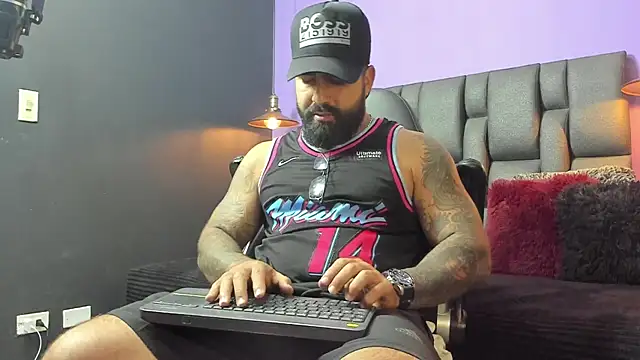 Snapshot of Lyon_vach chatting on September 22, 2025, 9:50 pm Lyon vach online show from September 22, 2025, 9:50 pm