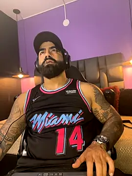 Snapshot of Lyon_vach chatting on October 15, 2025, 10:10 pm Lyon vach online show from October 15, 2025, 10:10 pm