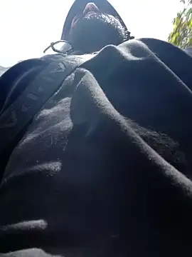 Snapshot of Lyon_vach chatting on October 25, 2025, 4:24 pm Lyon vach online show from October 25, 2025, 4:24 pm