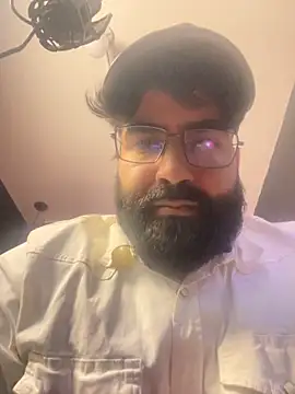 Snapshot of Lyon_vach chatting on October 31, 2025, 1:01 pm Lyon vach online show from October 31, 2025, 1:01 pm