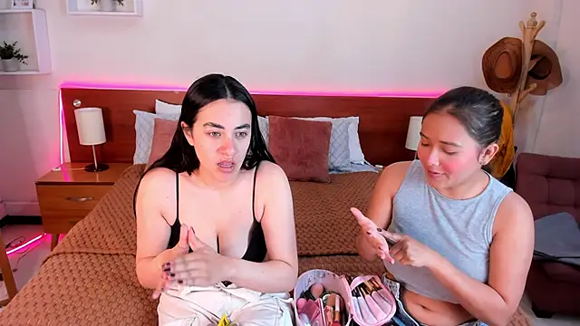 Snapshot of Icysweetcam chatting on October 11, 2025, 10:36 am Icysweetcam online show from October 11, 2025, 10:36 am