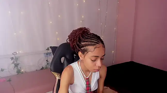 Abigail Wilson  online show from January 13, 2025, 8:15 pm