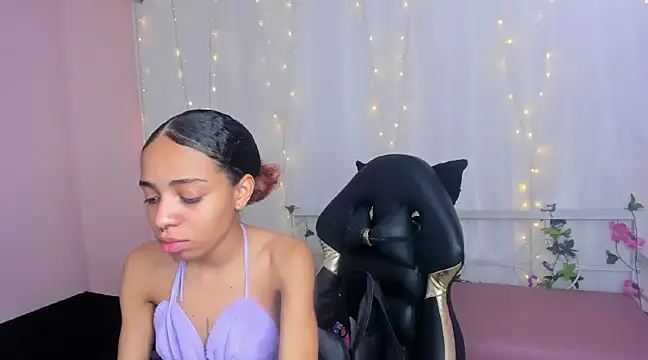 Abigail Wilson  online show from January 28, 2025, 7:42 pm