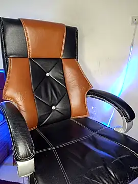 Black-Pearll online show from February 1, 2025, 2:56 pm