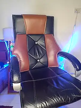 Black-Pearll online show from February 4, 2025, 2:43 pm