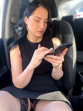 Snapshot of Roxana-Sexy chatting on November 16, 2025, 4:29 am Roxana-Sexy online show from November 16, 2025, 4:29 am