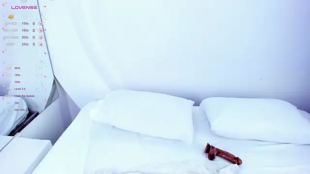 NanaOsaky online show from March 10, 2025, 3:52 pm