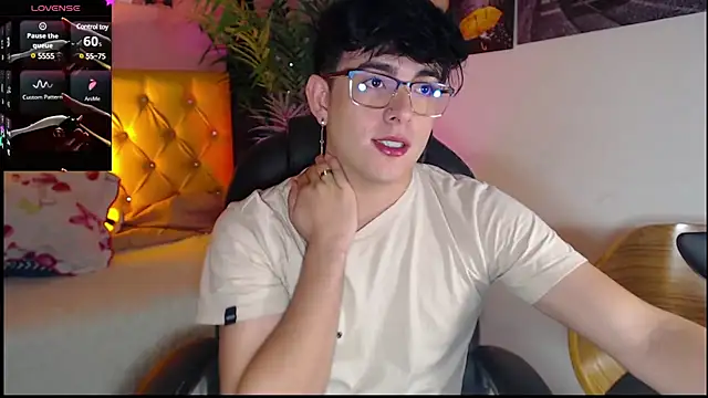 nolan twink1 online show from January 5, 2025, 6:02 pm