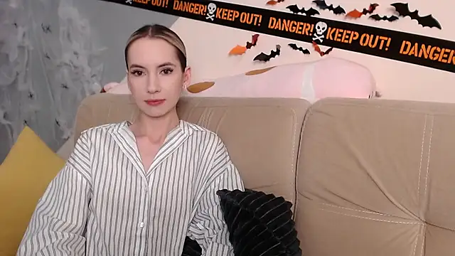 Snapshot of AmbrielHailey chatting on November 3, 2025, 8:04 am AmbrielHailey online show from November 3, 2025, 8:04 am