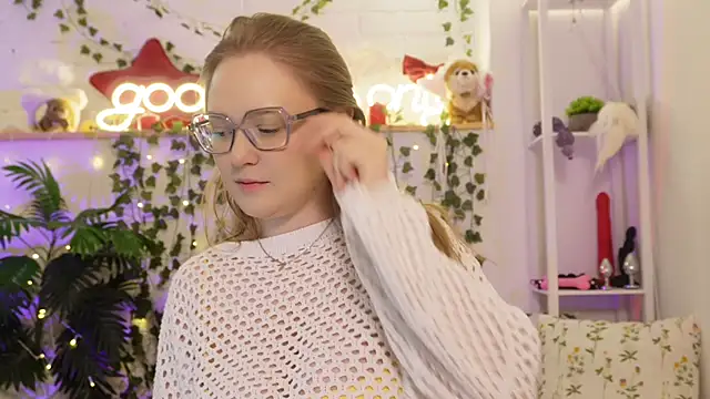 Snapshot of MonicaAsis chatting on February 28, 2026, 7:15 pm MonicaAsis online show from February 28, 2026, 7:15 pm