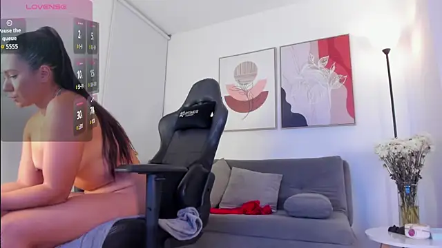 Snapshot of sofiiajones chatting on February 15, 2026, 12:40 am sofiiajones online show from February 15, 2026, 12:40 am