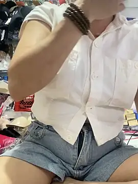 Snapshot of Cesywet chatting on October 1, 2025, 4:51 am Cesywet online show from October 1, 2025, 4:51 am