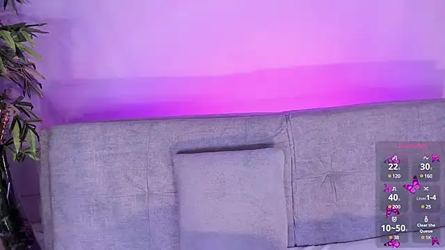 Snapshot of candyy_bella chatting on December 11, 2024, 8:18 pm candyy bella online show from December 11, 2024, 8:18 pm