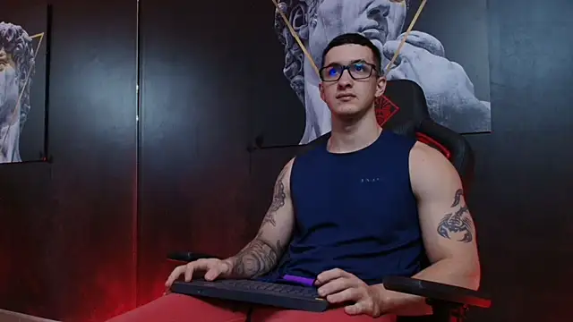 JacksonOlsenn online show from October 6, 2025, 8:39 pm