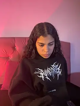 NINA 18 YEARS online show from September 26, 2025, 8:46 pm