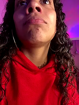 NINA 18 YEARS online show from November 3, 2025, 9:27 pm