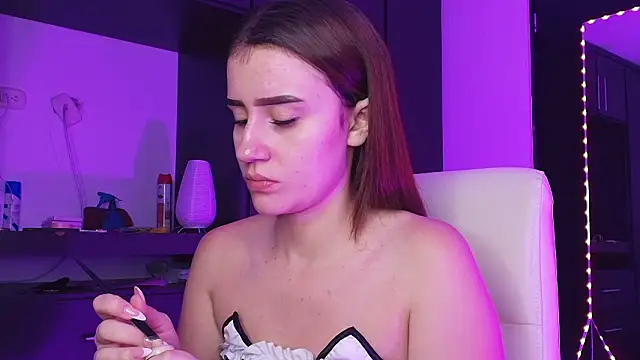 TinaJonnes  online show from March 30, 2026, 5:08 am