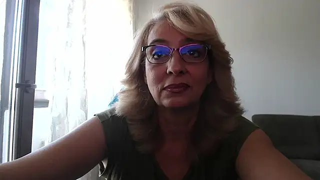 Snapshot of cecylya4u chatting on September 16, 2025, 9:54 am cecylya4u online show from September 16, 2025, 9:54 am