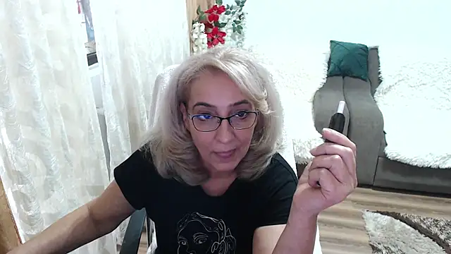 Snapshot of cecylya4u chatting on November 14, 2025, 12:26 pm cecylya4u online show from November 14, 2025, 12:26 pm