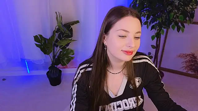 MoonLissa online show from December 13, 2024, 4:38 pm