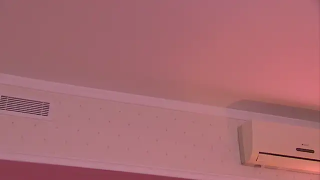 Snapshot of AngeliqueSkye chatting on February 21, 2025, 6:40 am AngeliqueSkye online show from February 21, 2025, 6:40 am