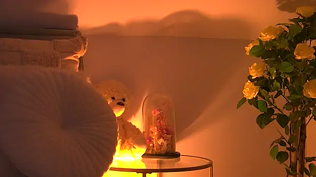 Snapshot of AngeliqueSkye chatting on November 11, 2025, 4:12 am AngeliqueSkye online show from November 11, 2025, 4:12 am