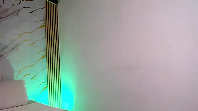 coralcarter1 online show from November 14, 2025, 2:54 am