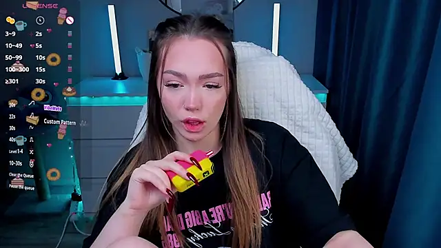 Evia r0se online show from February 12, 2026, 6:03 pm