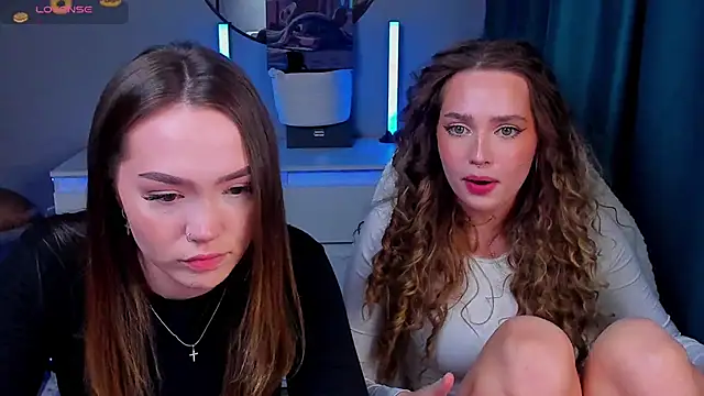 Evia r0se online show from April 14, 2026, 3:51 pm