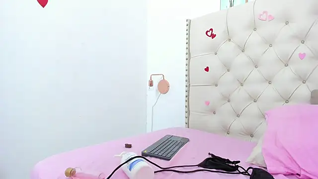 Snapshot of Kim_Eli chatting on March 12, 2025, 12:10 am Kim Eli online show from March 12, 2025, 12:10 am