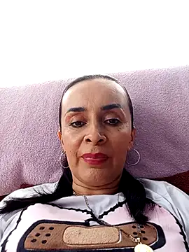 Samantha Sullivan  online show from October 8, 2025, 4:59 pm