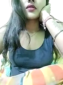 MISSQUEEN48 online show from January 7, 2025, 3:02 pm