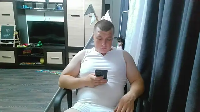 Snapshot of gamblingbum chatting on June 17, 2026, 11:49 pm gamblingbum online show from June 17, 2026, 11:49 pm