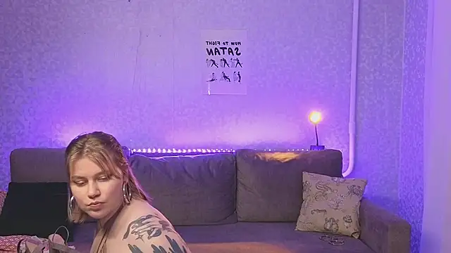 Kira Citro online show from January 11, 2025, 12:01 am