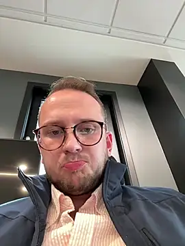 thehornyguy97 online show from April 22, 2026, 2:40 pm