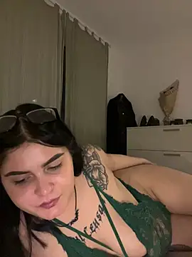 Snapshot of alexaandreea99 chatting on December 16, 2024, 1:10 am alexaandreea99 online show from December 16, 2024, 1:10 am