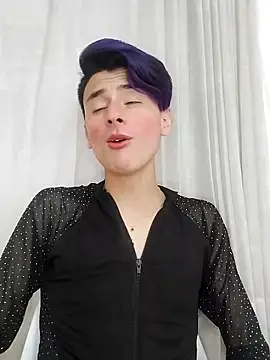 Snapshot of Alann_sr chatting on February 18, 2025, 8:03 pm Alann sr online show from February 18, 2025, 8:03 pm