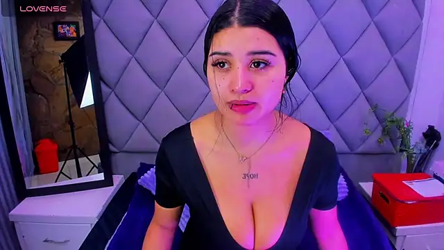 Snapshot of venusowen_ chatting on November 5, 2025, 1:22 pm venusowen online show from November 5, 2025, 1:22 pm