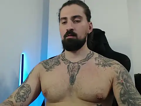 MateoHunk online show from November 4, 2025, 5:23 pm