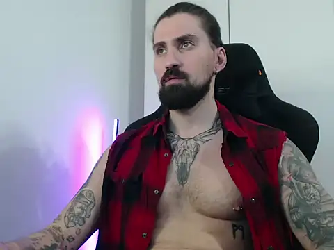 Snapshot of MateoHunk chatting on November 22, 2025, 2:27 pm MateoHunk online show from November 22, 2025, 2:27 pm