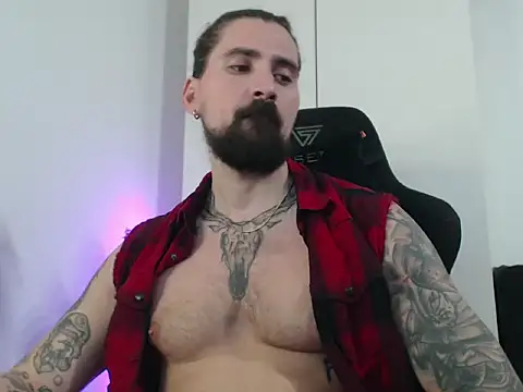 Snapshot of MateoHunk chatting on December 15, 2025, 6:45 pm MateoHunk online show from December 15, 2025, 6:45 pm